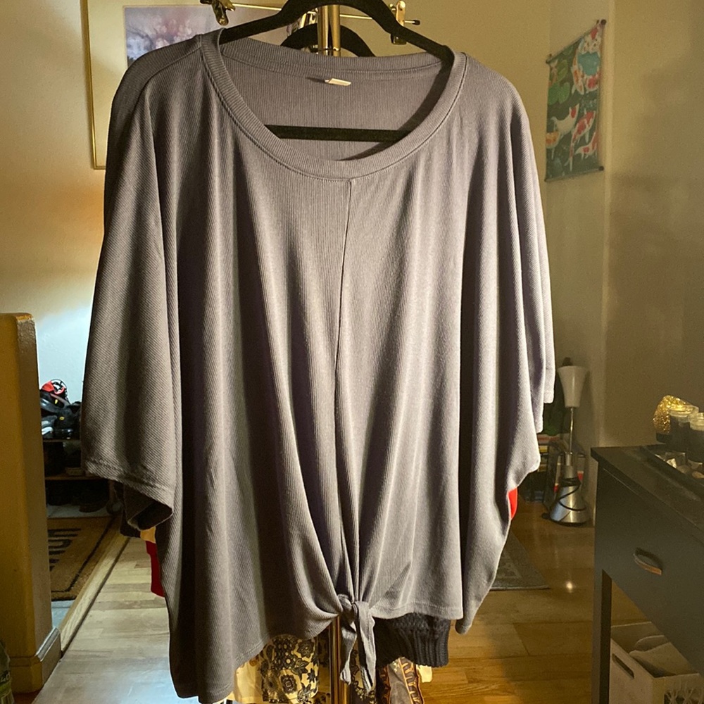 Blue Front Tie-Knot Active Wear Shirt.